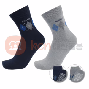 양말 두 켤레, 다양한 색상