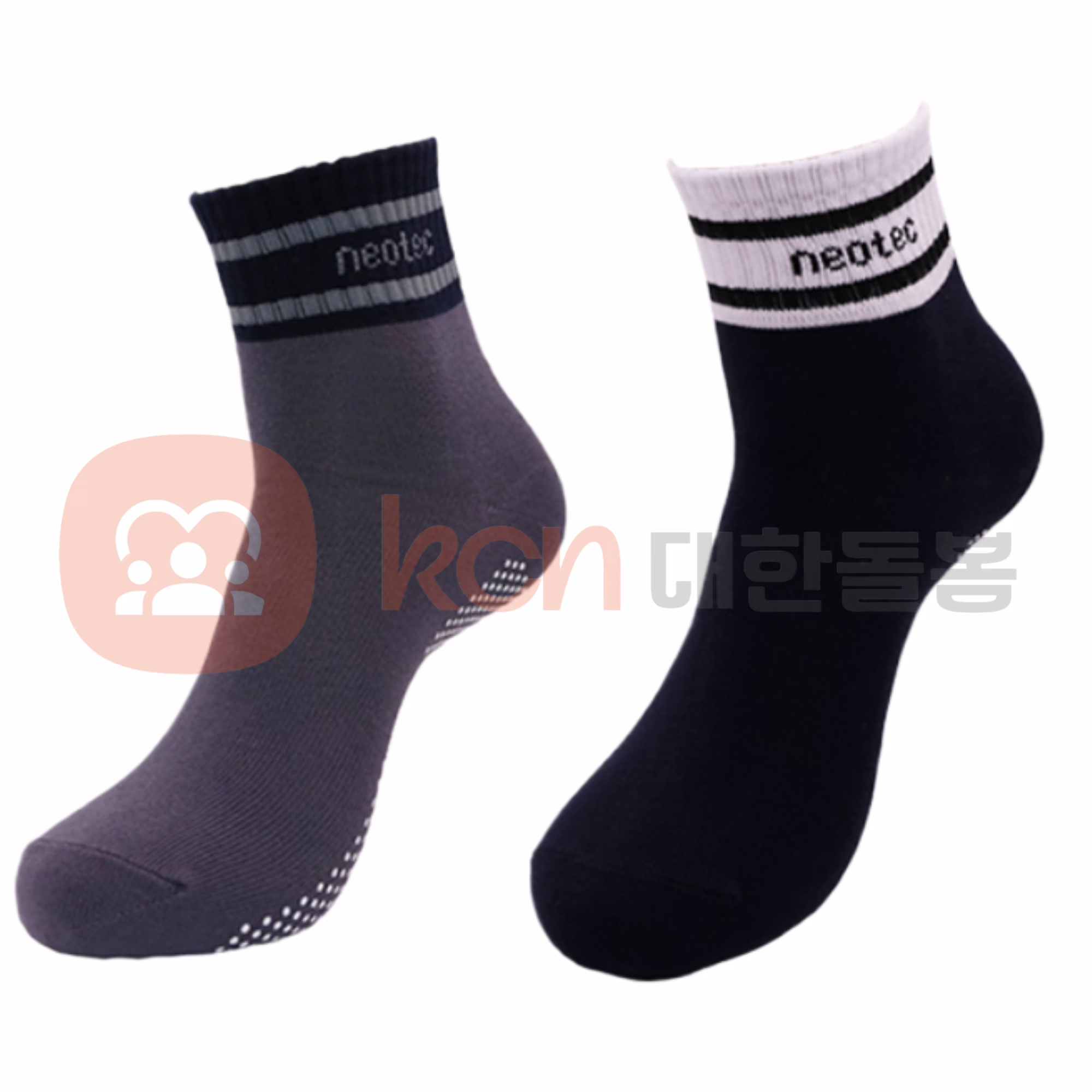 NEO-7 미끄럼방지 양말 – 안전하고 편안한 실내 보행을 위한 선택 1 양말 두 켤레가 나란히