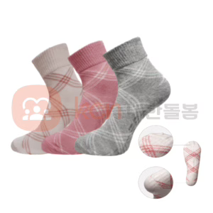 색깔 있는 양말 세 개 세트